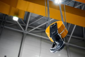 Lyftutrustning som effektiviserar industriella arbetsflöden